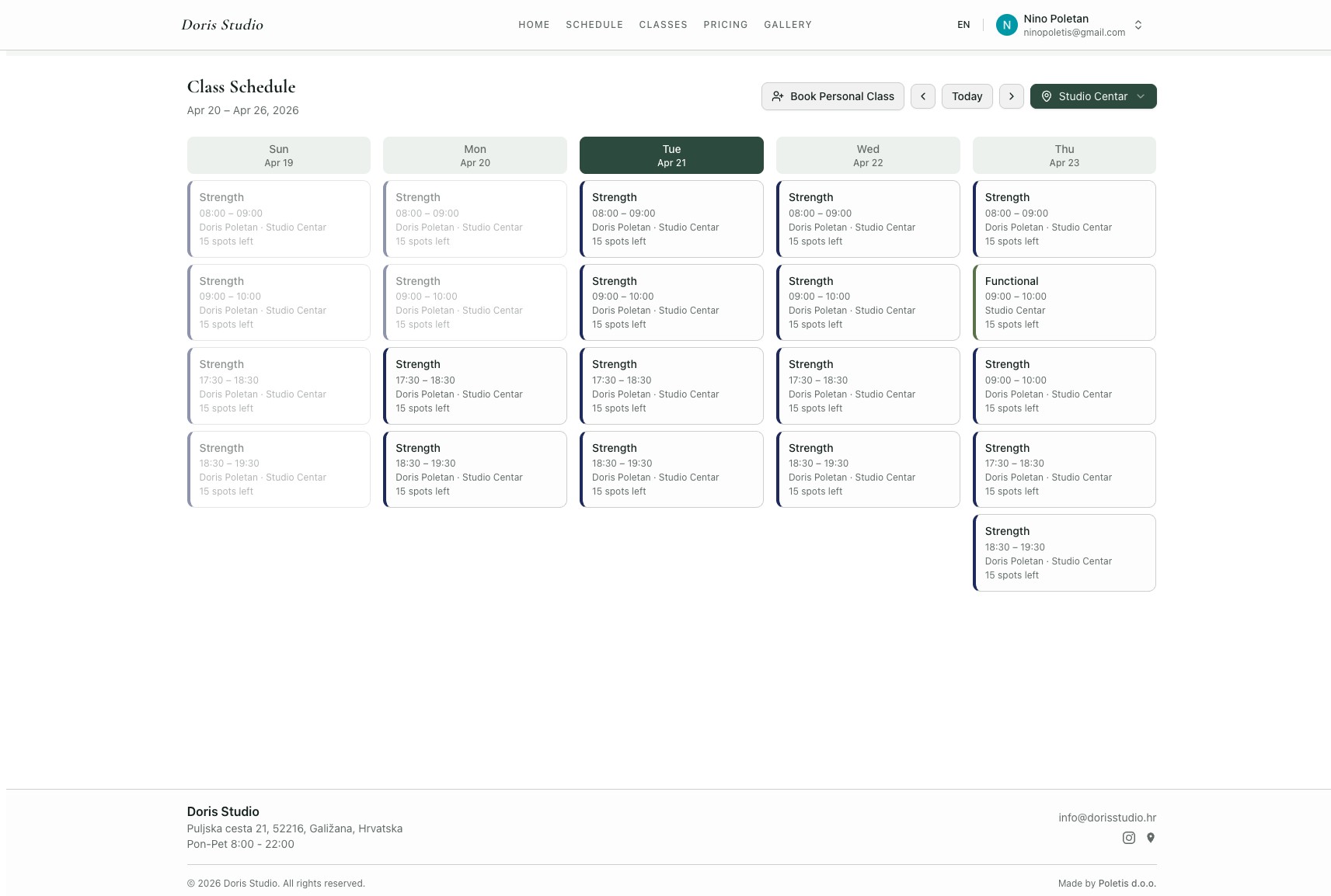 Weekly calendar with real-time booking